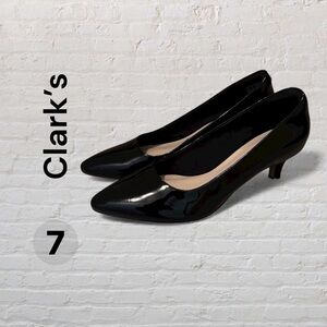 ‼️LAST CHANCE‼️
Clarks Black Patent Leather Shoes